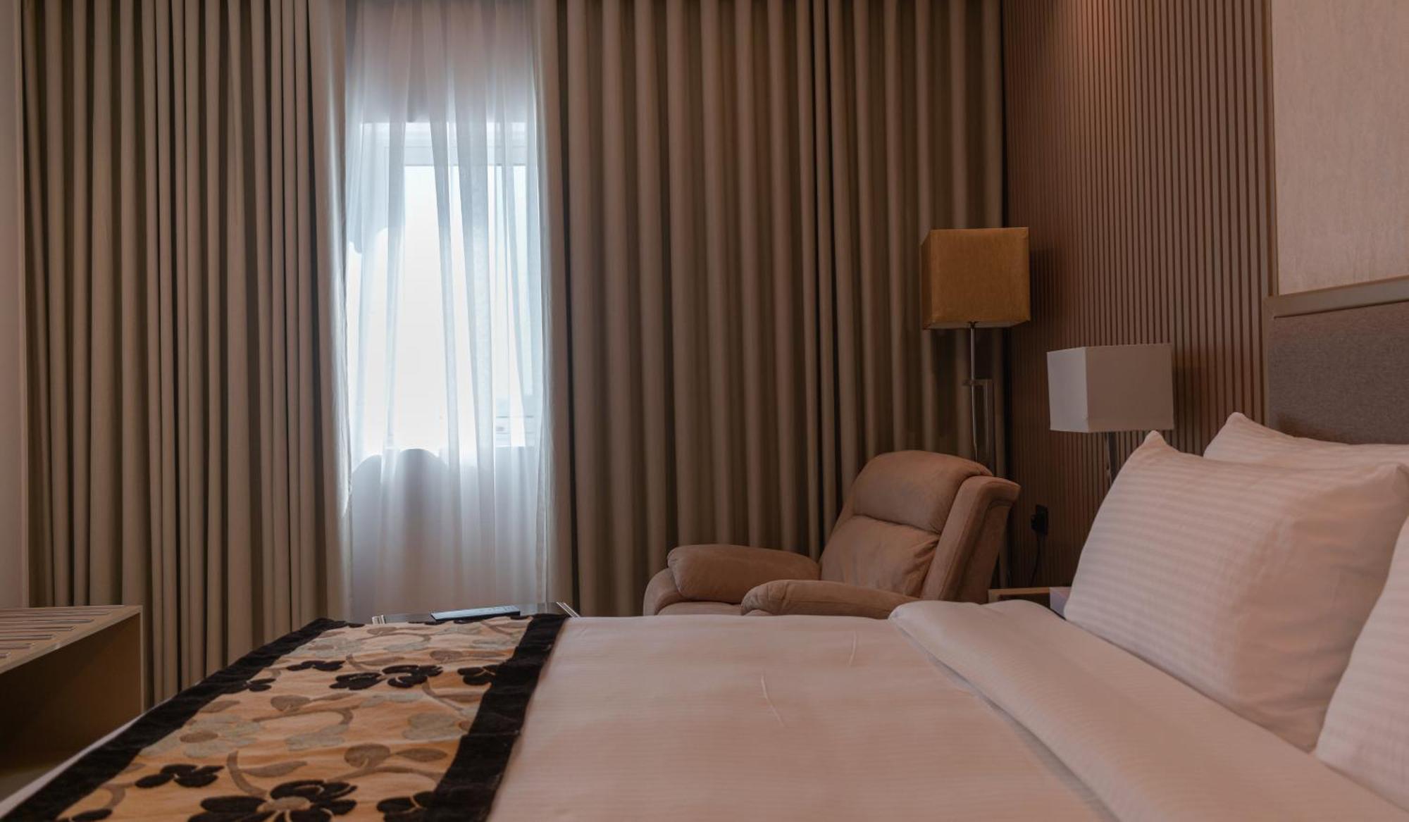 Best Western Plus Jeddah Hotel Madinah Road מראה חיצוני תמונה